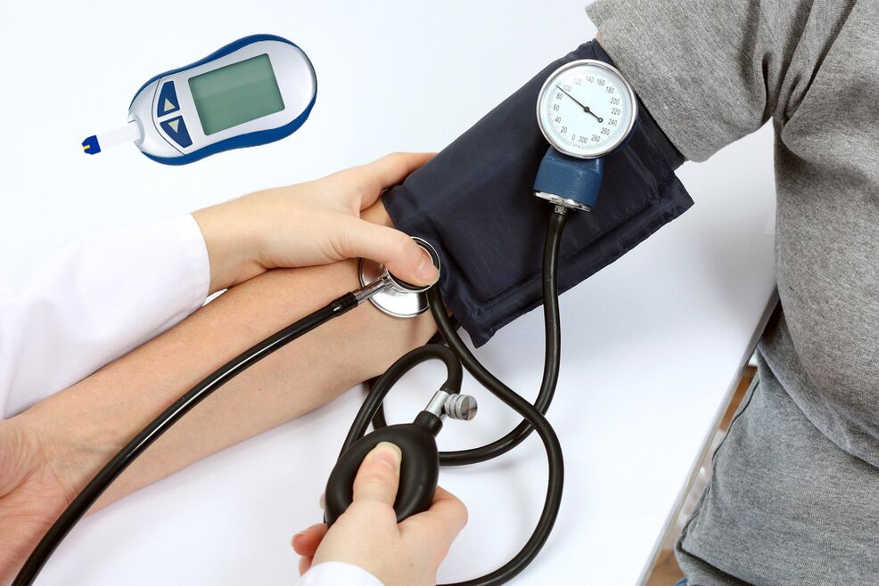 Medición de presión arterial para hipertensión